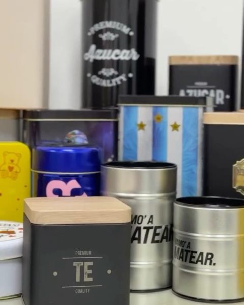Latas, recipientes y carameleras