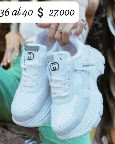 Zapatillas blancas con plataforma