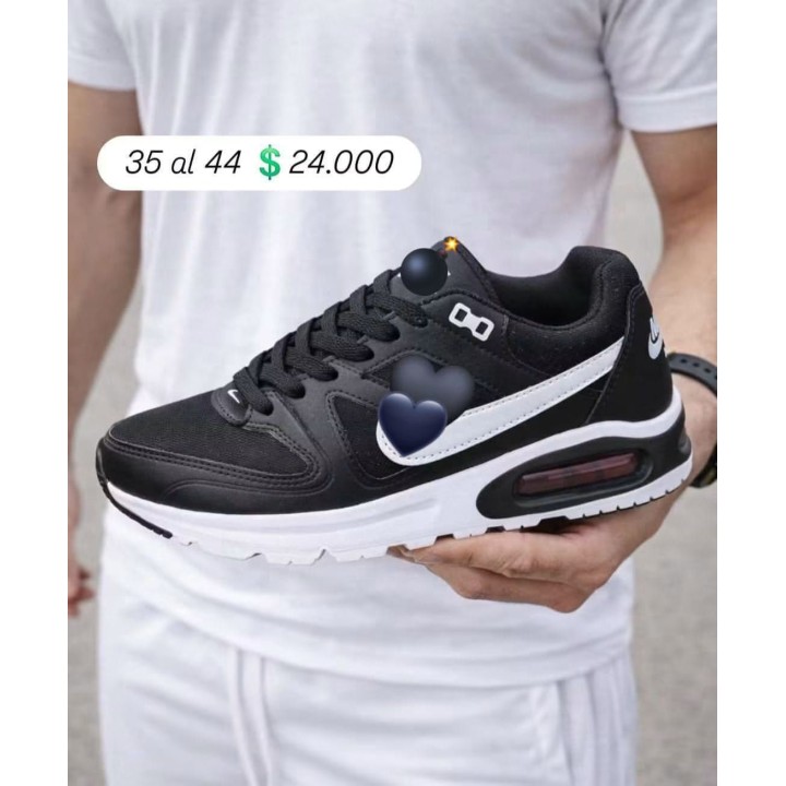 Zapatillas urbanas negras y blancas