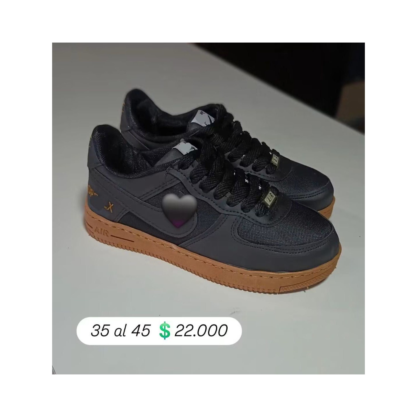 Zapatillas negras con suela caramelo