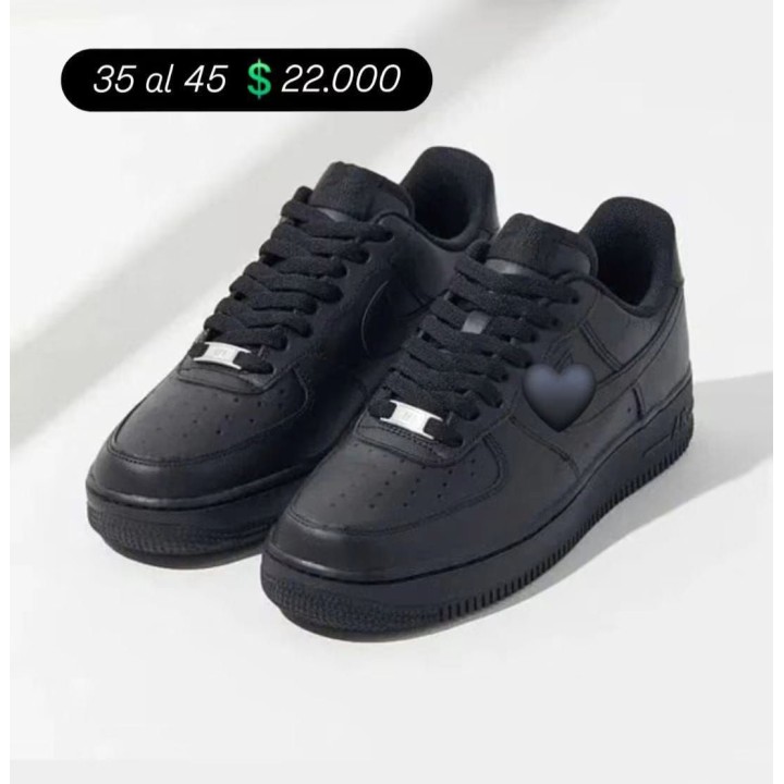 Zapatillas negras clásicas