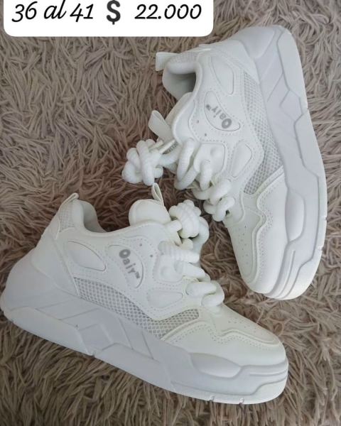 Zapatillas blancas urbanas