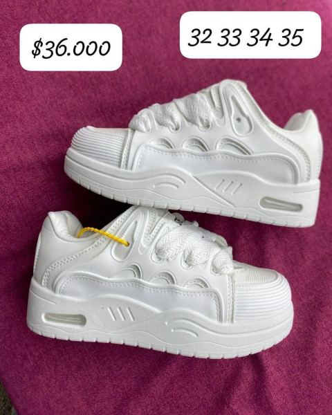 Zapatillas blancas para chicos