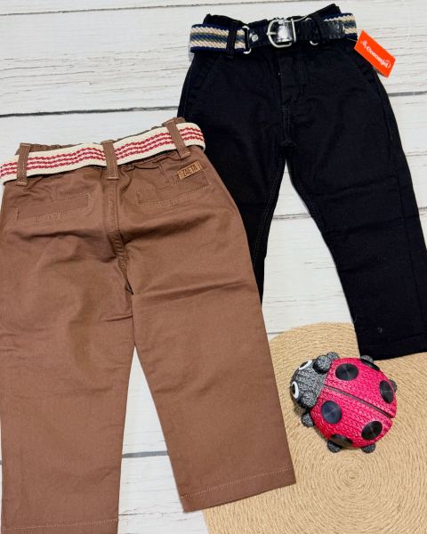 Pantalón corte chino de gabardina