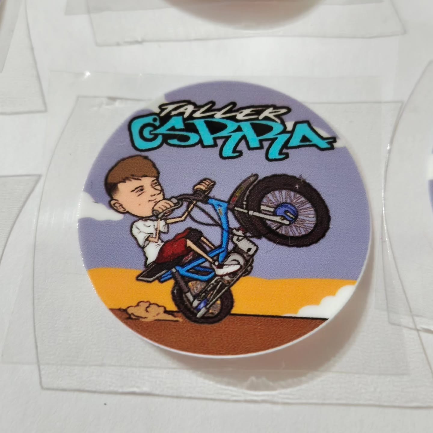 Stickers DTF UV para motos, bicis y talleres