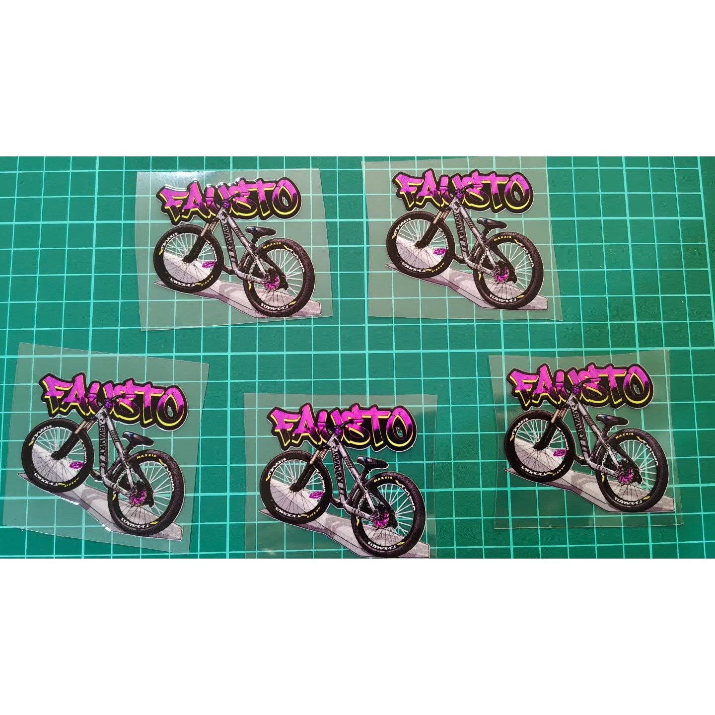 Stickers DTF UV para motos, bicis y talleres