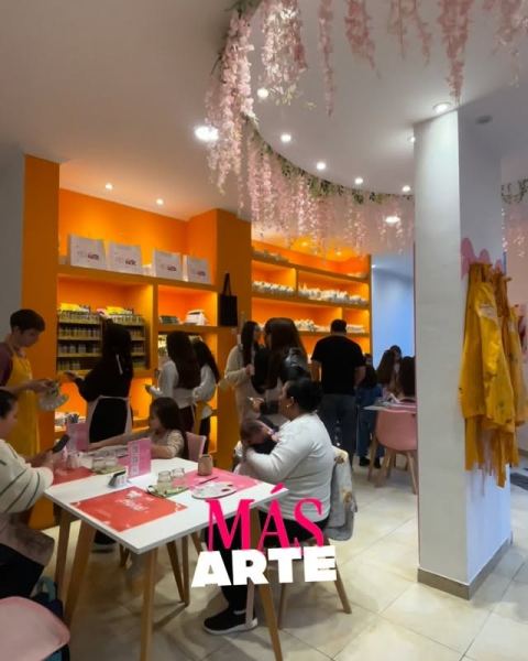 Experiencia de arte y café
