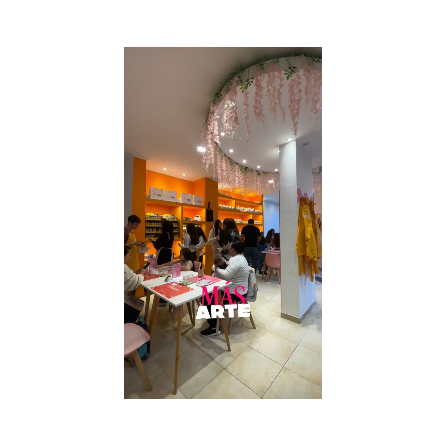 Experiencia de arte y café