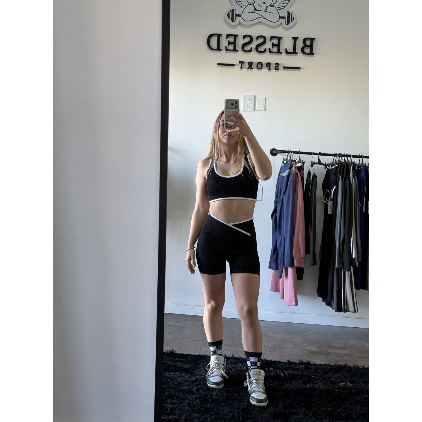 Set Pretty