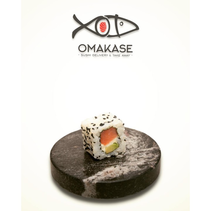 Roll de salmón, queso y palta