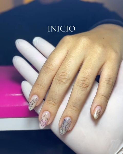 Manicura y diseño de uñas