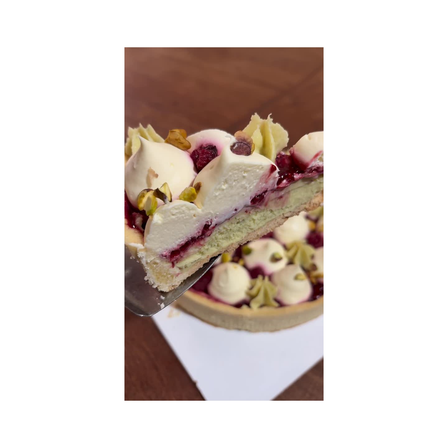 Tarta de pistacho y frambuesa