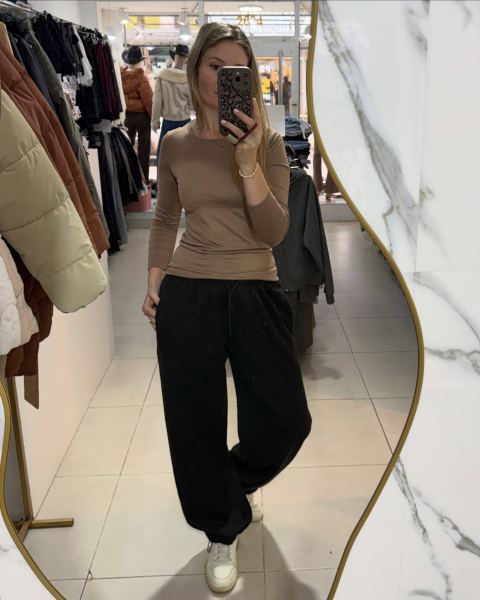 Buzos y pantalones con friza