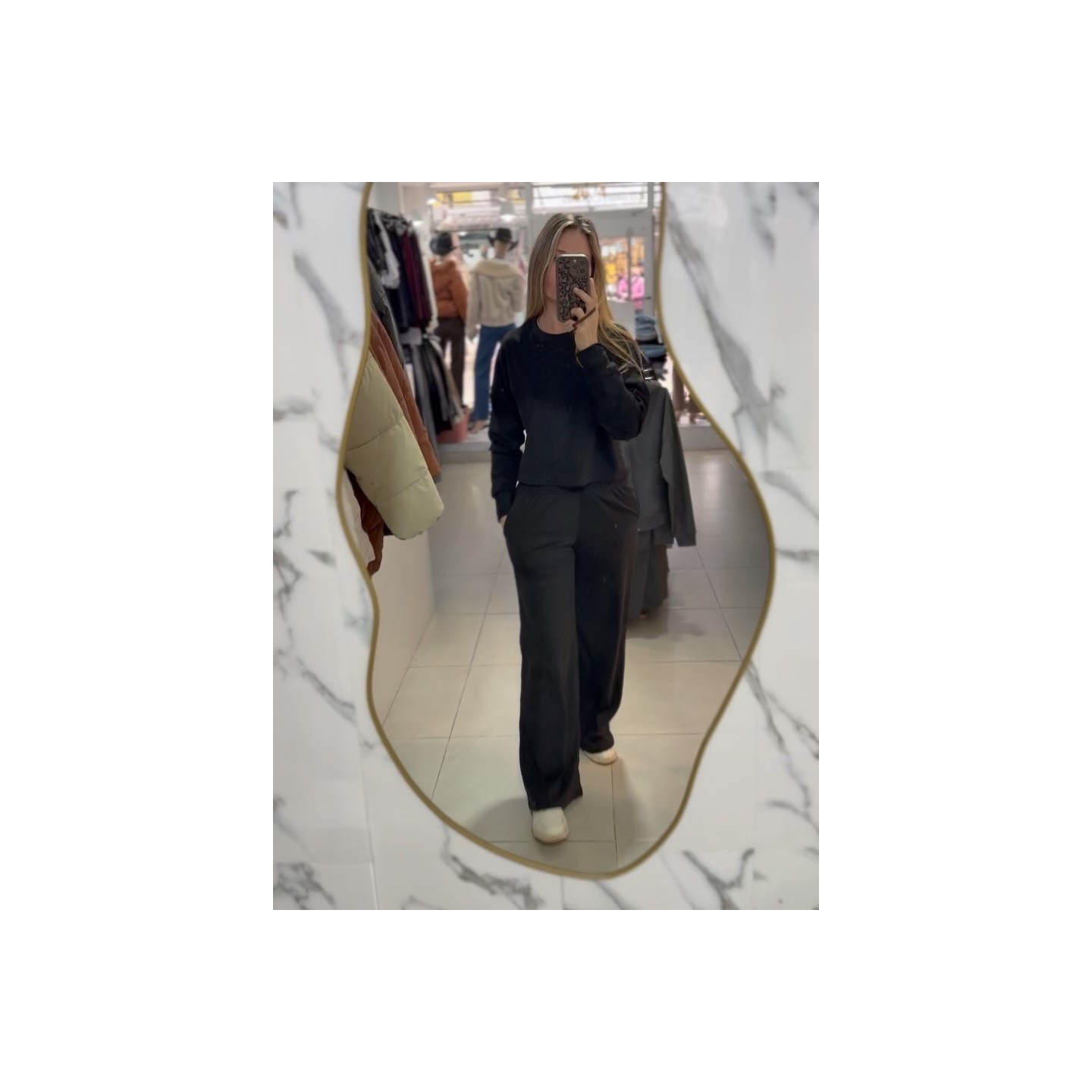 Buzos y pantalones con friza