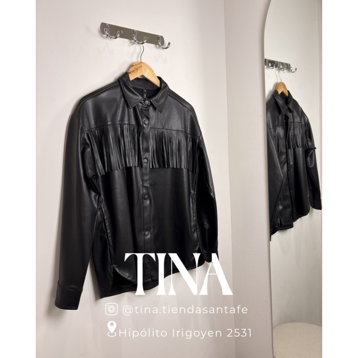 Camisa símil cuero con flecos