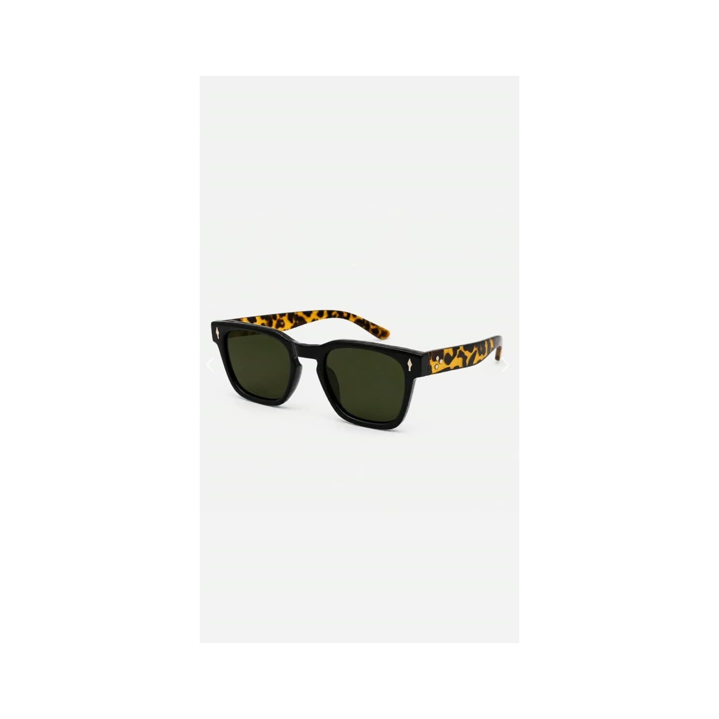 Más gafas de sol