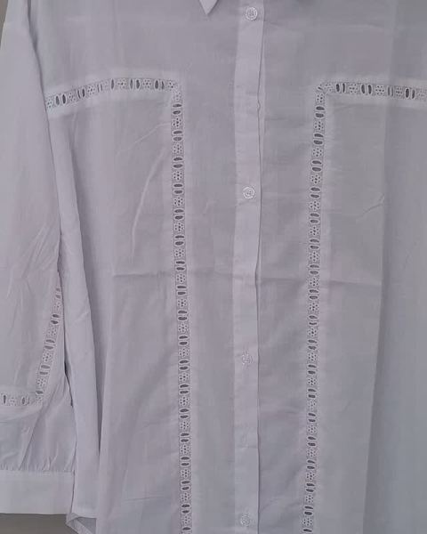 Camisa blanca de algodón