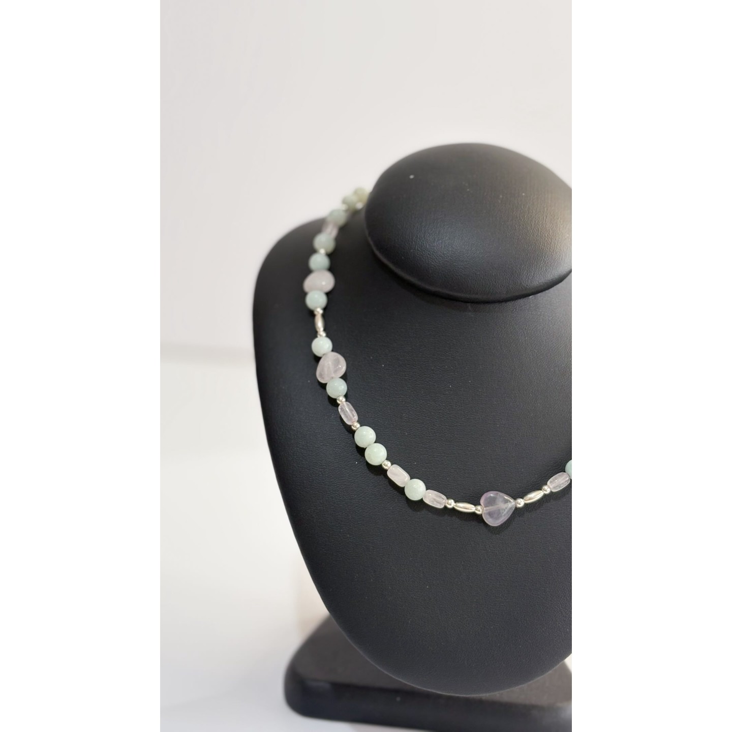 Collares con piedras