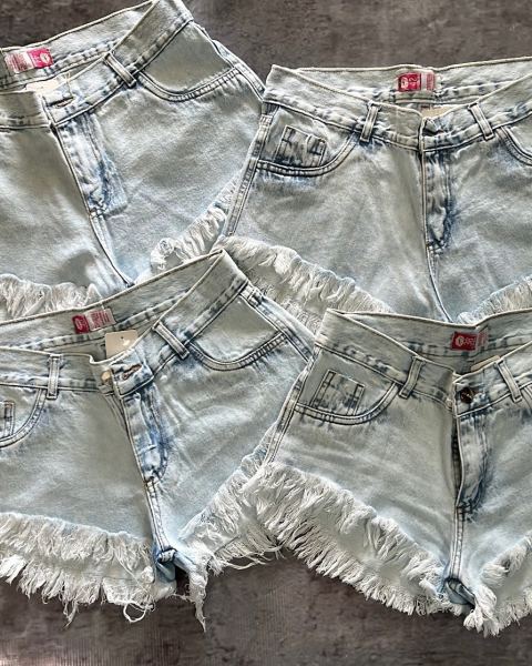 Shorts de jeans tiro alto