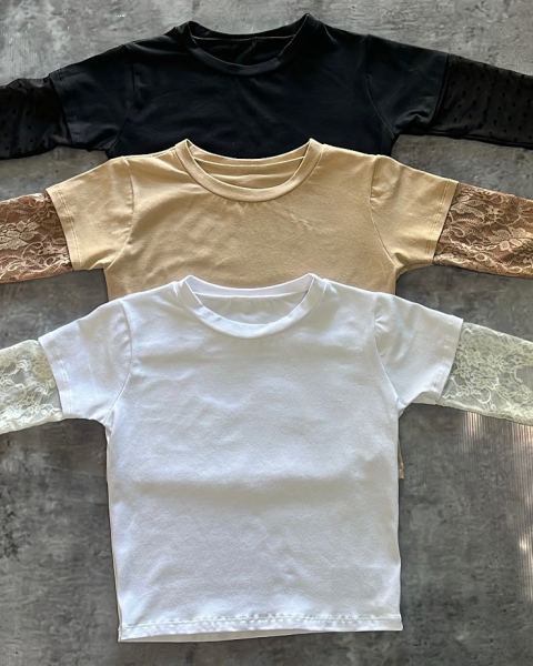 Remeras con mangas de encaje