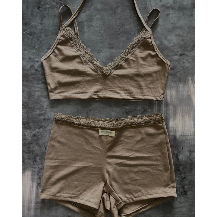 Conjunto top y short con puntilla