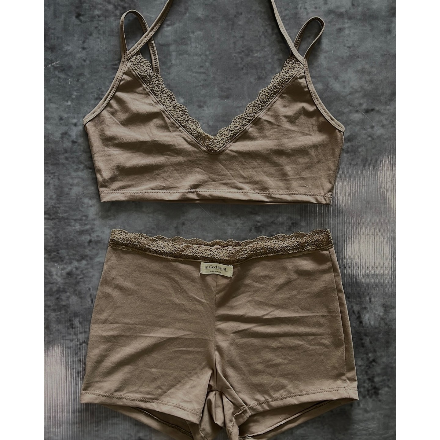 Conjunto top y short con puntilla