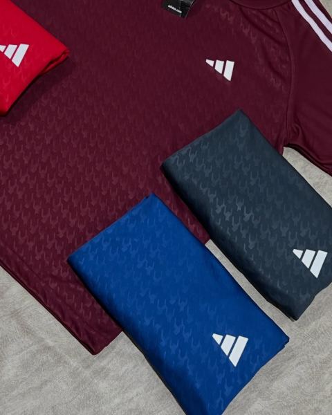Remeras deportivas importadas con relieve
