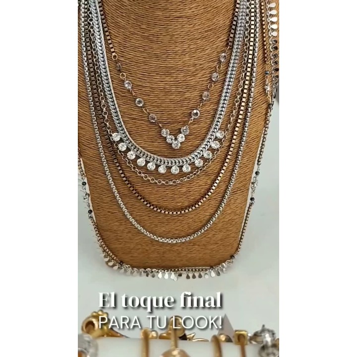 Accesorios: pulseras, colgantes y pañuelos