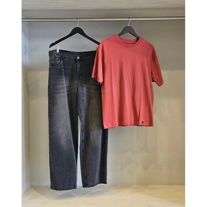 Combo jean + remera básica