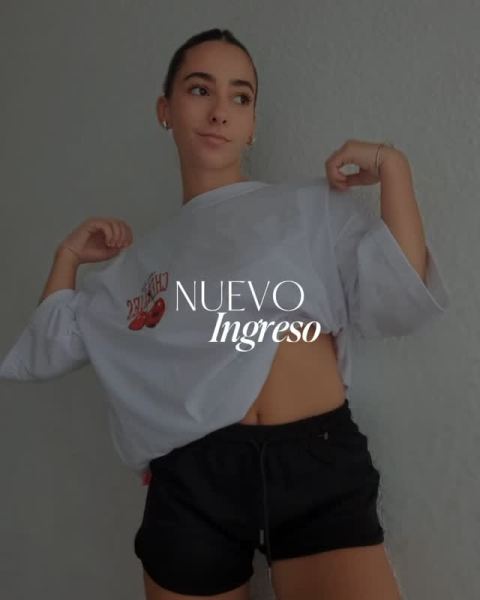 Remeras y tops urbanos