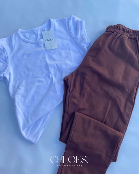 Joggers y remeras