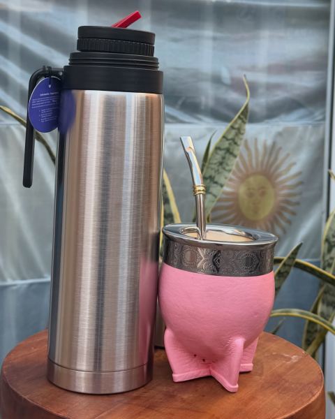 Equipo rosa: mate imperial, bombilla y termo
