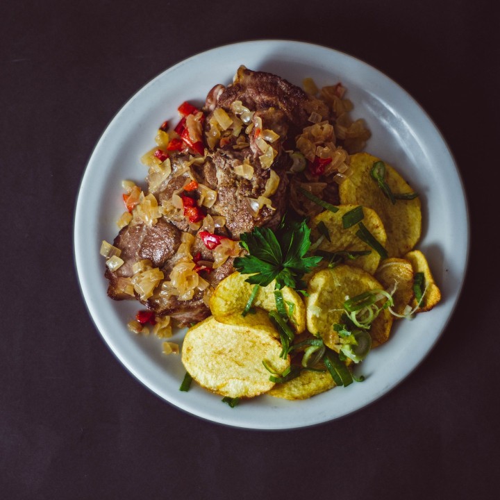 Bondiola con papas al horno