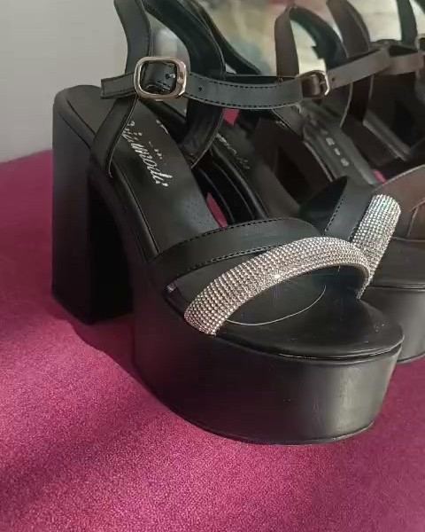 Sandalias altas