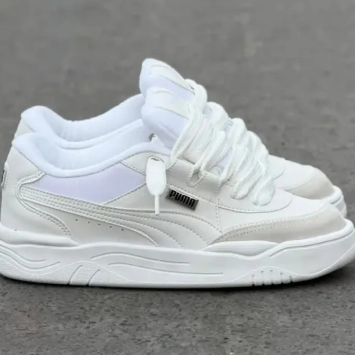Zapatillas blancas urbanas