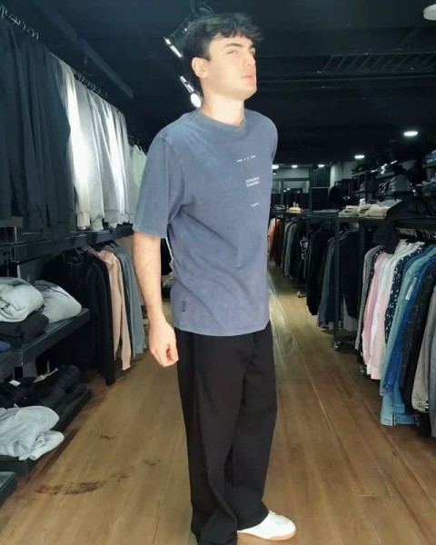Remera azul de hombre