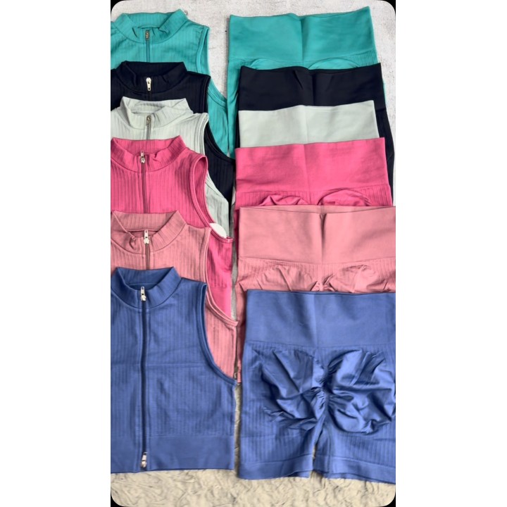 Set campera con cierre y calza corta