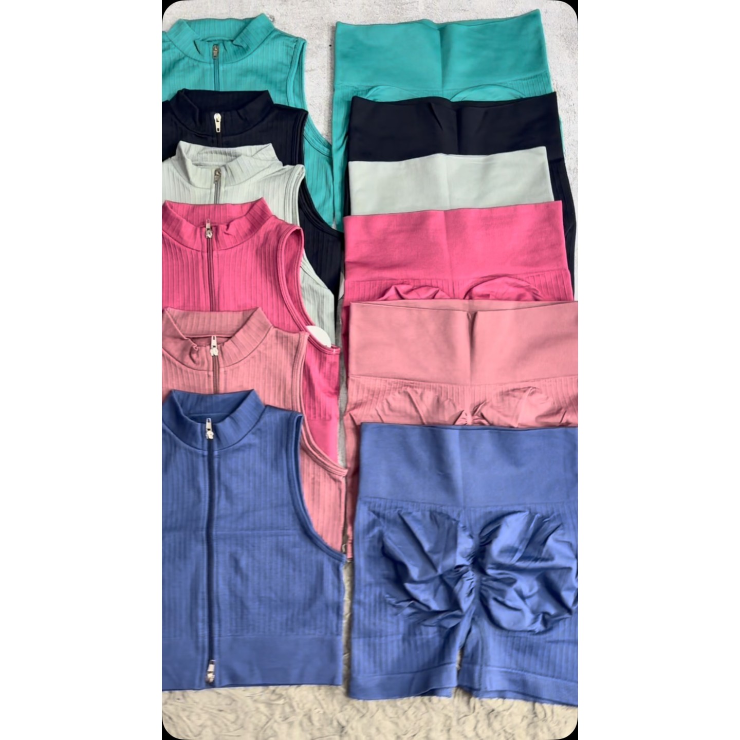 Set campera con cierre y calza corta