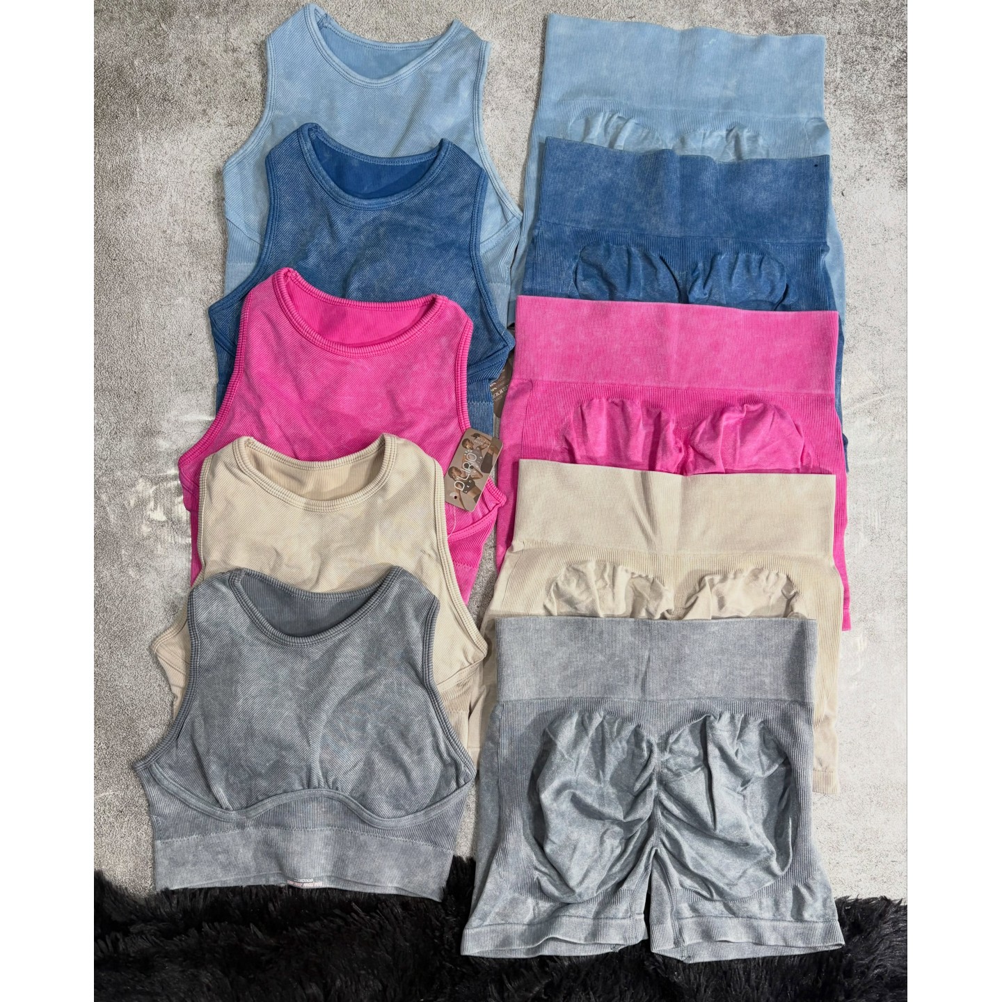 Set musculosa y calza corta