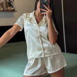 Pijamas camiseros de satén y modal soft