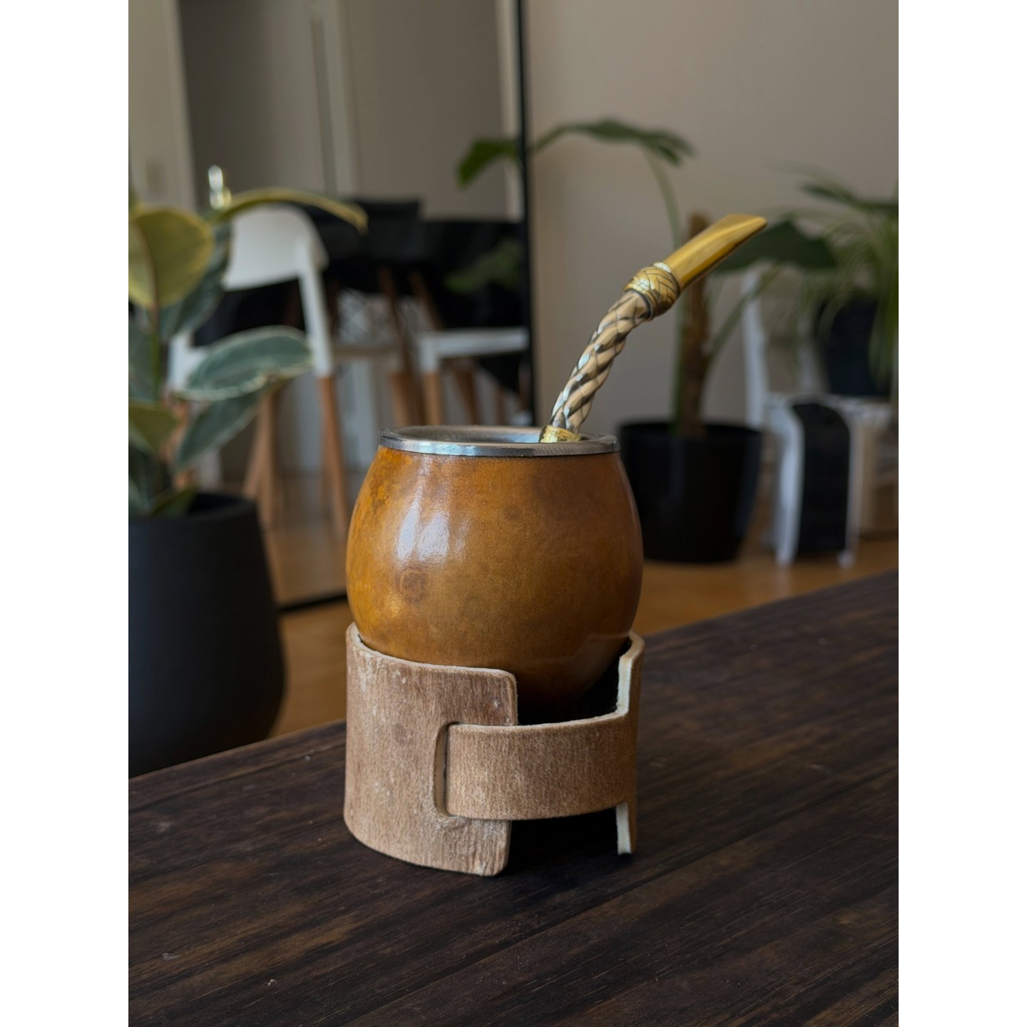 Mate criollo de calabaza con base de cuero