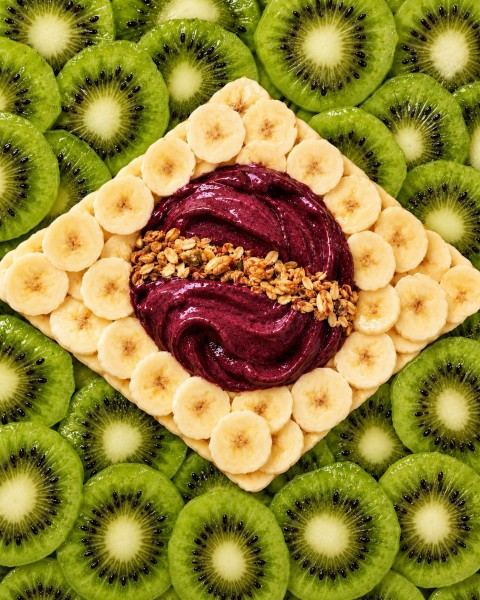 Açaí bowl con frutas y Granamora