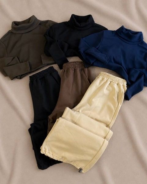 Polera Ashton y pantalón Ronald