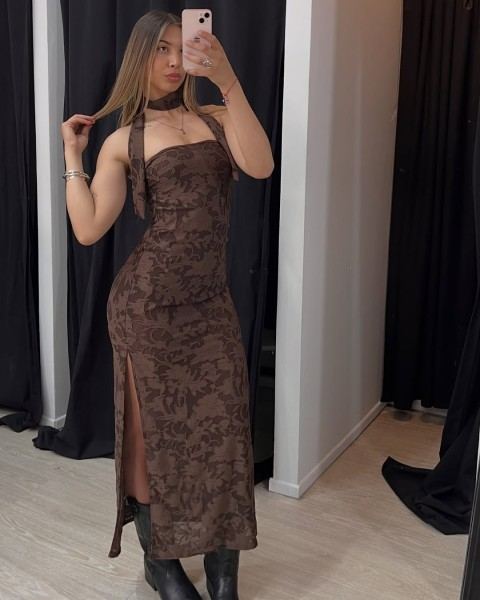 Vestido largo marrón de encaje