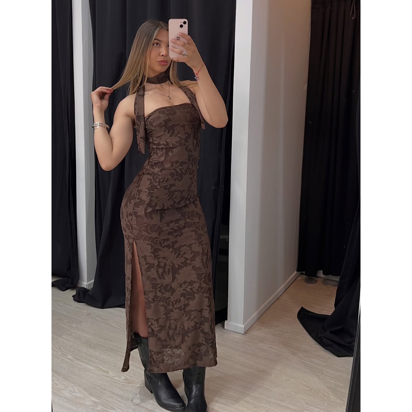 Vestido largo marrón de encaje