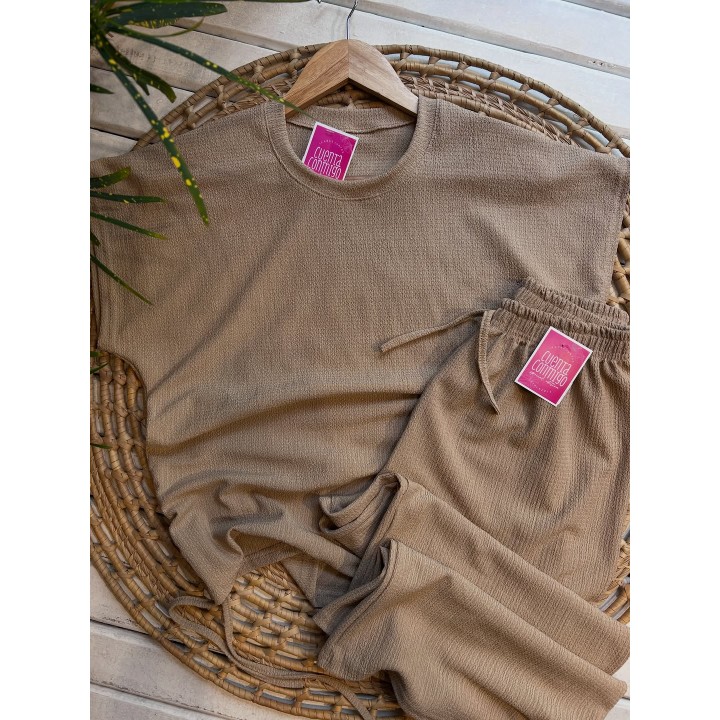 Conjunto Hawai con remera y palazzo