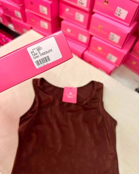 Top chocolate Marcela Koury art. 5821