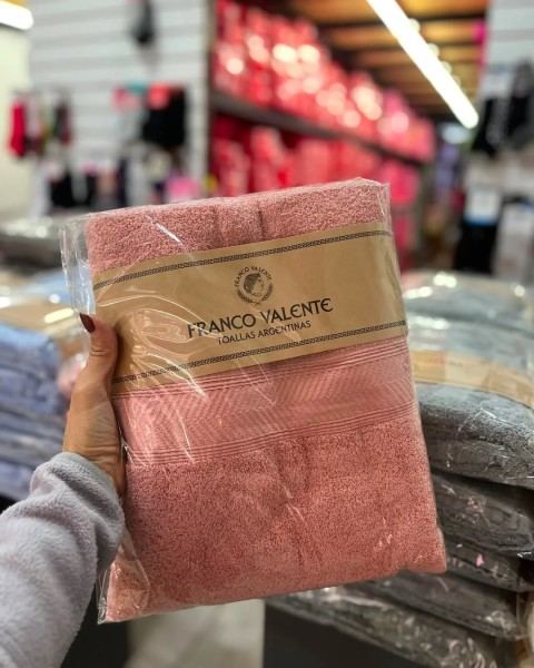Toalla rosa Franco Valente