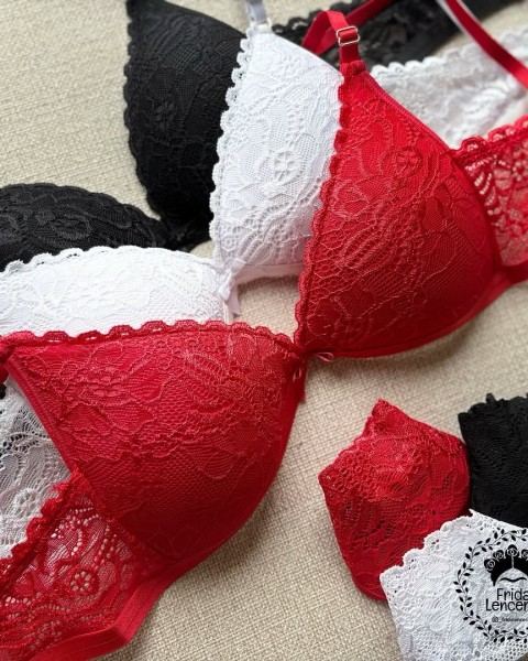 Conjunto de encaje en varios colores