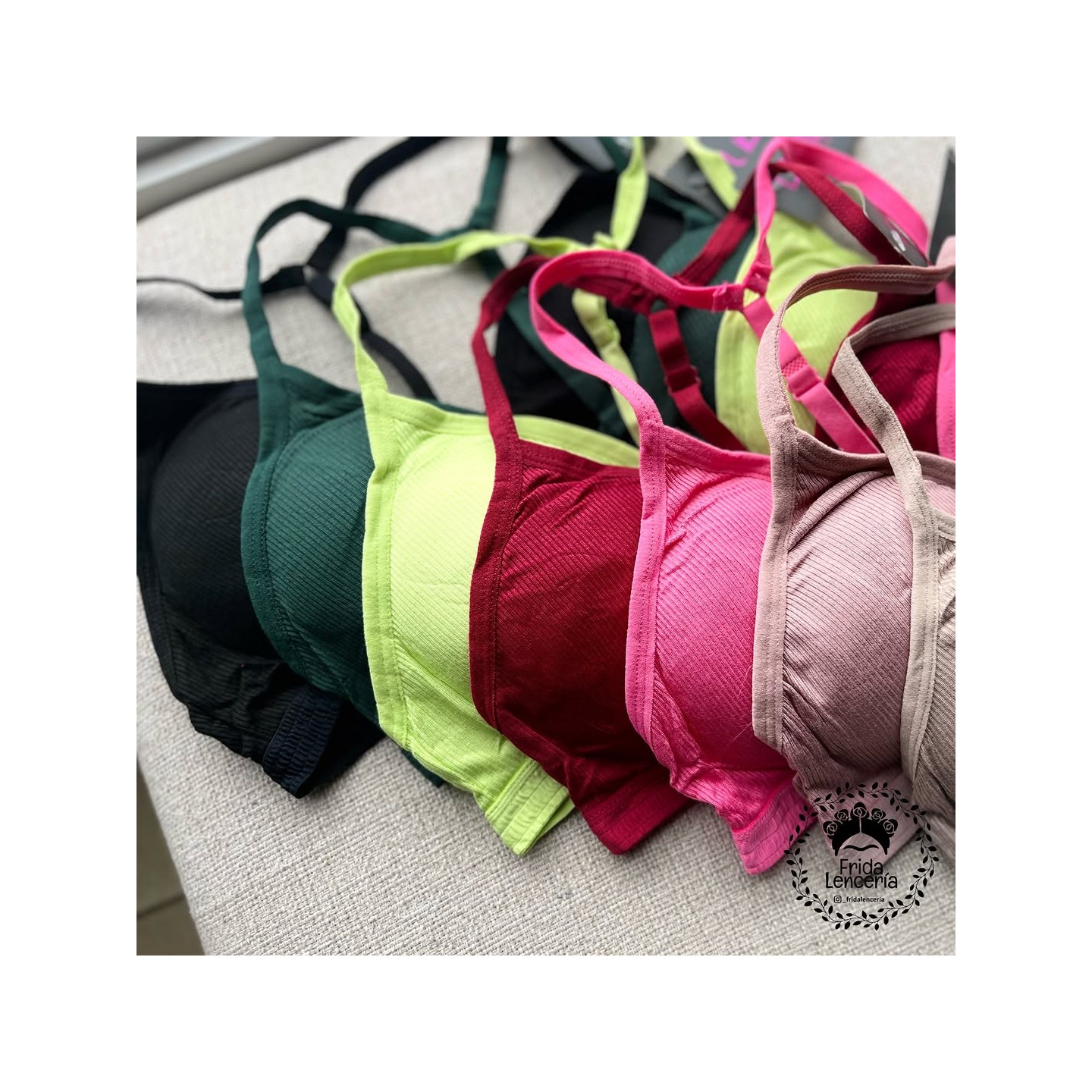 Conjunto deportivo en varios colores